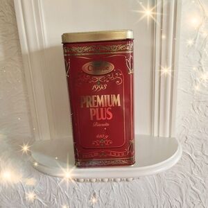 1993 Christie's Nabisco Premium Plus Since 1929 Winter Scenes Empty Tin 9.5"